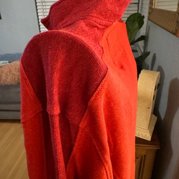 Torrey Pines 1/3 zip Red sweater - Picture 4 of 7